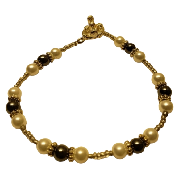 Wisconsin Monarch's Silver Beaded Bracelet - Picture 2 of 2